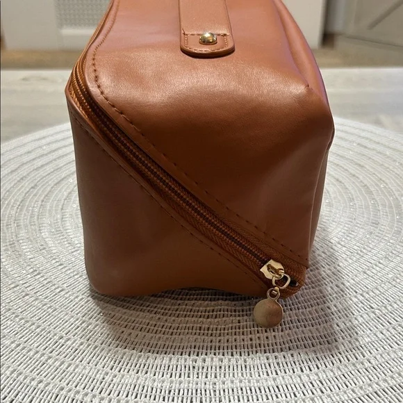 NEW Large Travel Makeup Bag - Black or Tan - Picture 6 of 16